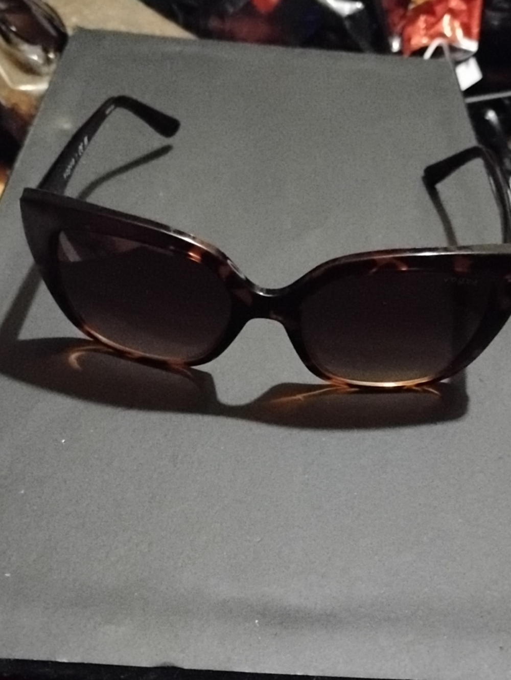 Tortoiseshell Cat-Eye Sunglasses - Women's Fashion Designer Model 5337